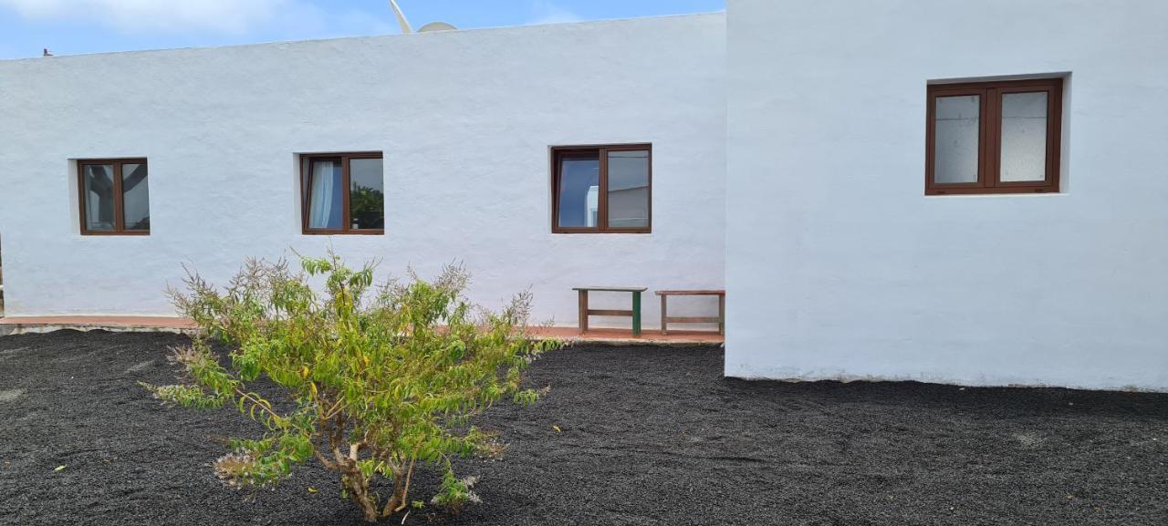 Casa Rural Yeyo En El Crater Del Volcan Tinguaton Exteriör bild